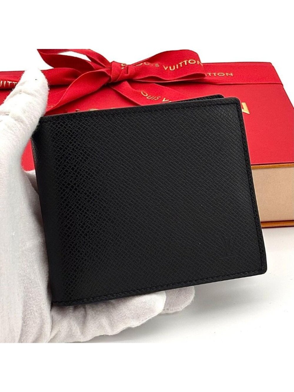 Louis Vuitton Wallet Taiga Portefeuille Marco NM Black